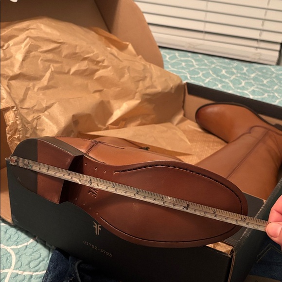 FRYE Marissa Medallion Cognac Tall Leather Zip Boots Women’s Size: 6 new in box - Picture 8 of 8